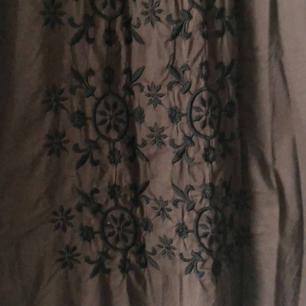 Super cute peasant dress - brown with black embroidery - Picture 3 of 6